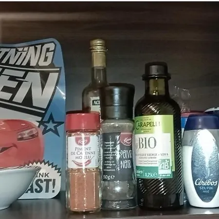 3 Bedrooms 8-9P -2 Parkings, 2 Tv Apartment *