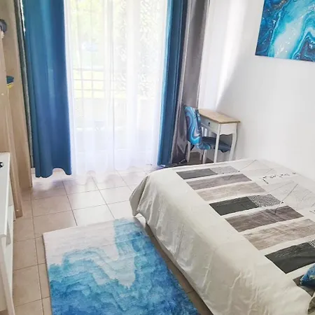 3 Bedrooms 8-9P -2 Parkings, 2 Tv